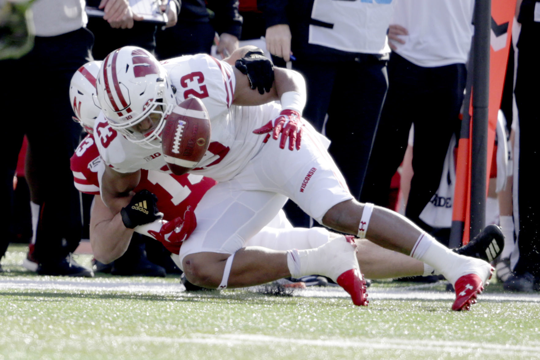 Badgers 37, Cornhuskers 21